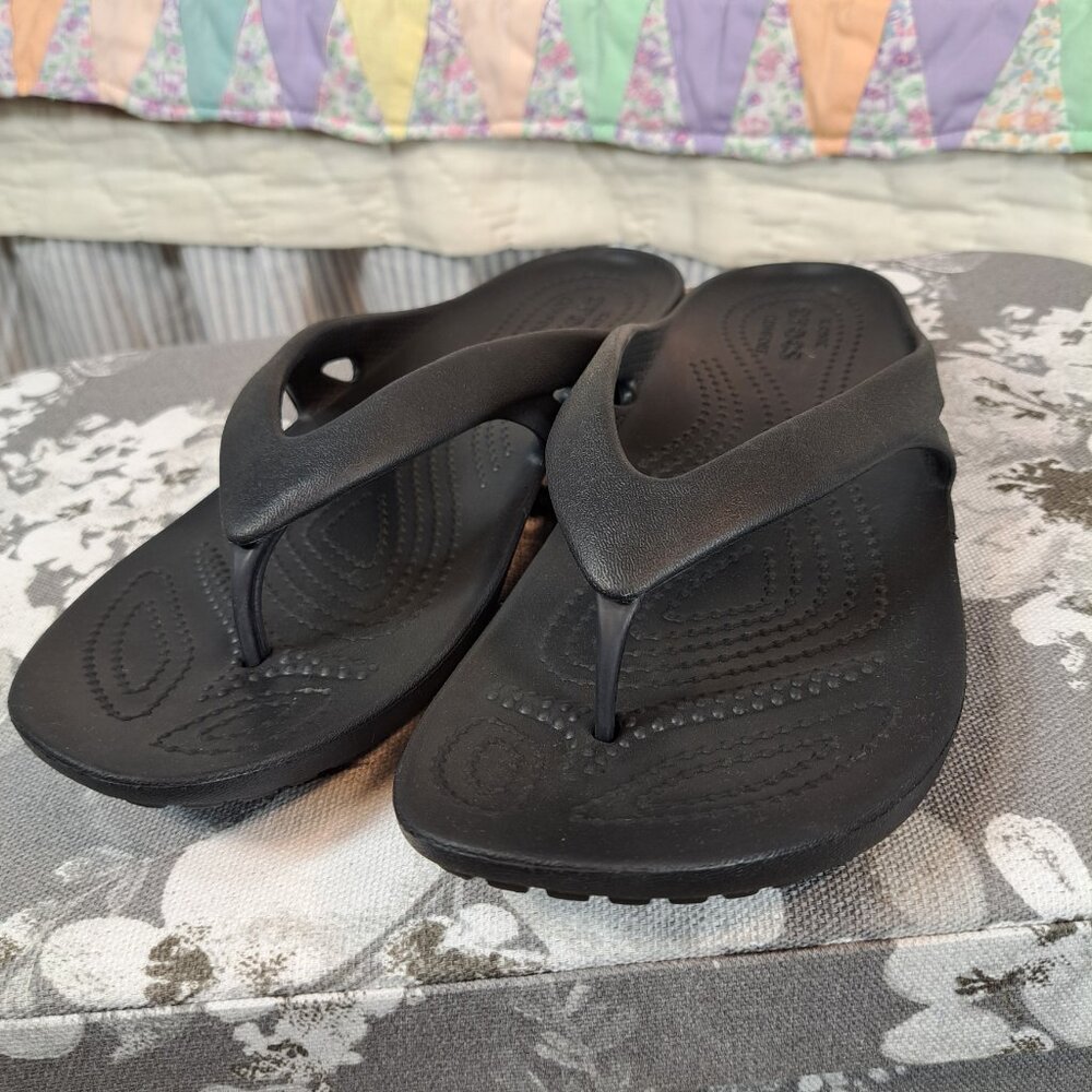Crocs | Flip Flops | Size 8